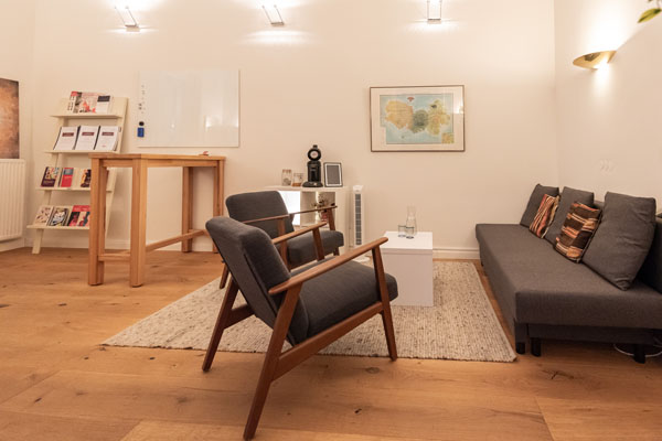 15 Wegebereiter Institut_Foyer-4_600x400